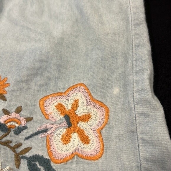 Aeropostale floral embroidered pull on 3” chambray shorts size XL - Picture 4 of 7